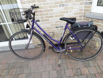 Damesfiets beschikbaar voor biedingen