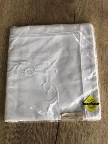 " Splinternieuwe " witte peluw 150 X 70 beschikbaar voor biedingen