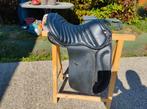 Selle de dressage Jorge Canaves modèle Wanderer 18" cuir, Dieren en Toebehoren, Ophalen, Zo goed als nieuw, Dressuur