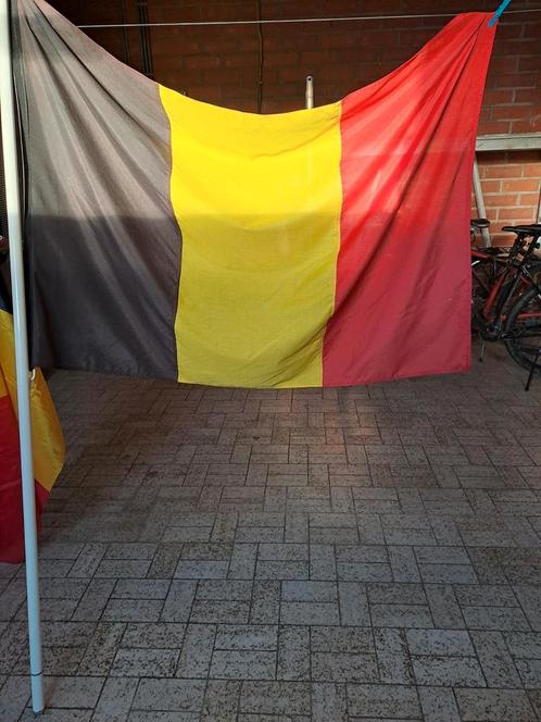 Vlag aan stok,en 2x rode kruis vlag(zie beschrijving., Diversen, Vlaggen en Wimpels, Zo goed als nieuw, Ophalen