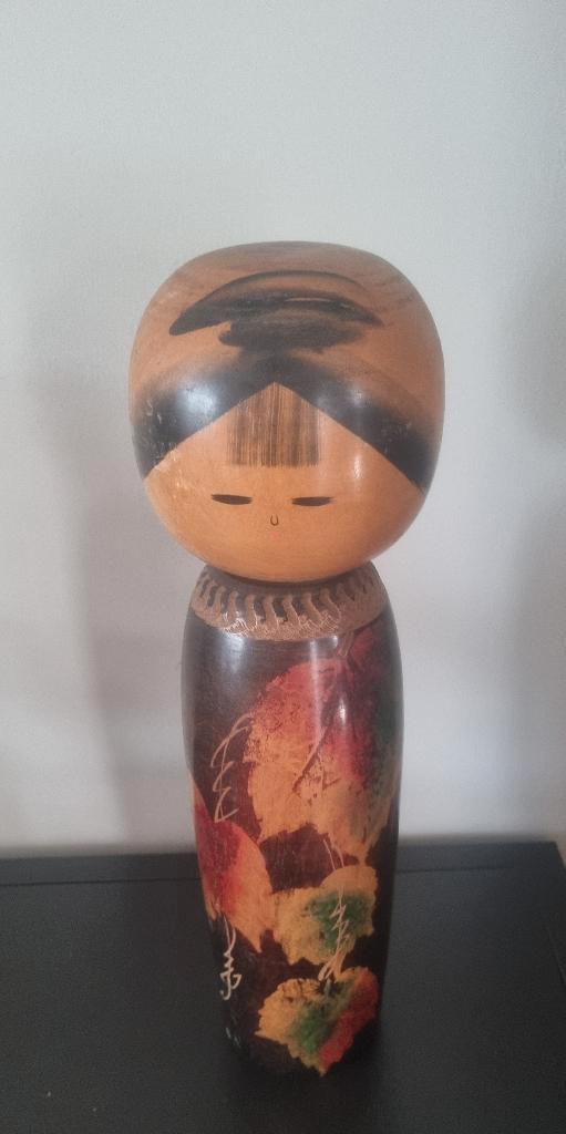 Grote "Aki" kokeshi van Sato Kouson (Komura) 39 cm, Antiek en Kunst, Kunst | Beelden en Houtsnijwerken, Verzenden
