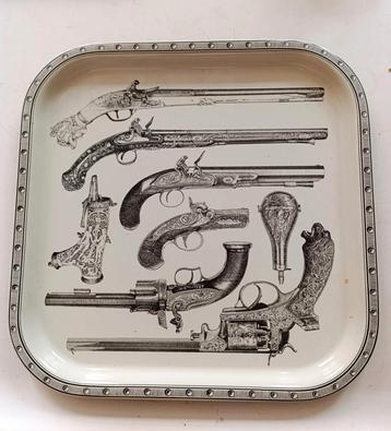 Piero Fornasetti-dienblad uit de jaren 60 beschikbaar voor biedingen