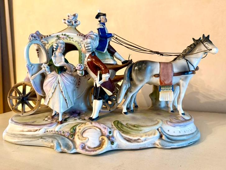 Biscuit porcelein Koets met paarden, Antiek en Kunst, Antiek | Porselein, Ophalen