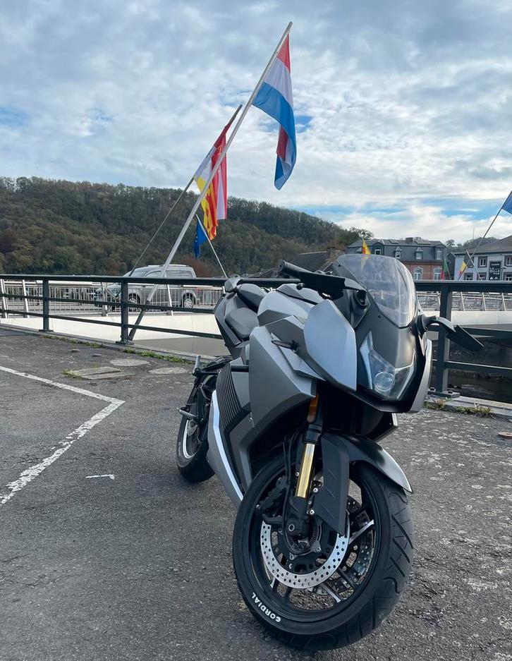 Moto électrique Dongma flash équivalent 125cc, Motos, Motos | Yamaha, Entreprise, ABS, Enlèvement