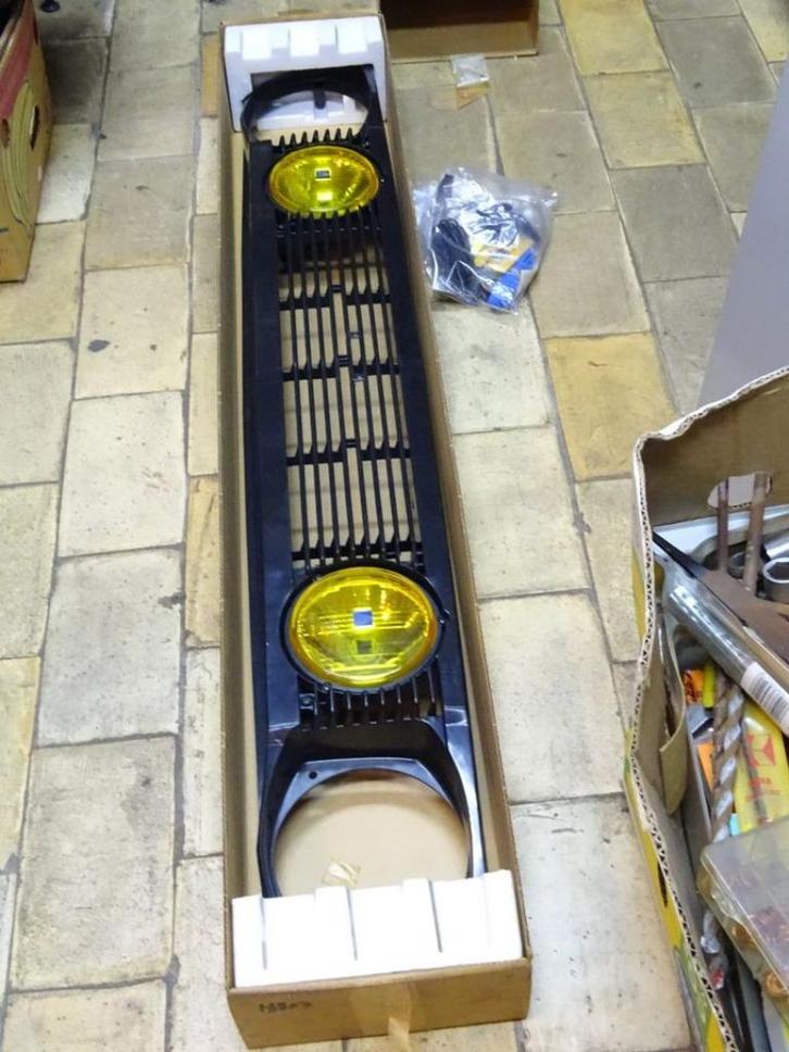 Grille met gele verstralers Vw Polo 1 / Derby / Audi 50 nieu, Auto diversen, Auto-accessoires, Nieuw, Ophalen of Verzenden