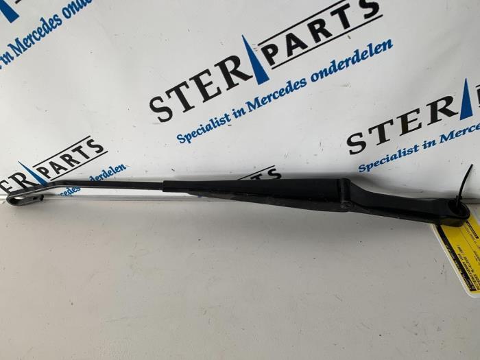 Ruitenwisserarm voor van een Mercedes ML-Klasse, Auto-onderdelen, Ruiten en Toebehoren, Mercedes-Benz, Gebruikt, 3 maanden garantie