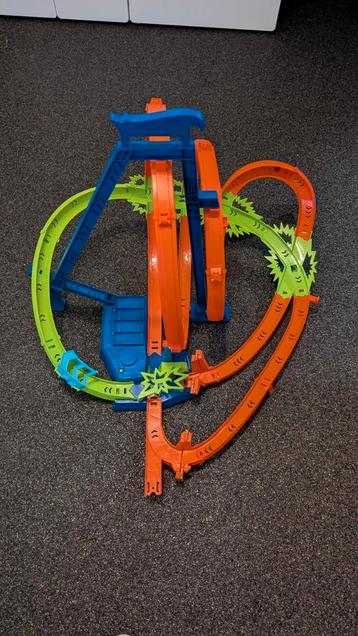 Hot Wheels baan  beschikbaar voor biedingen