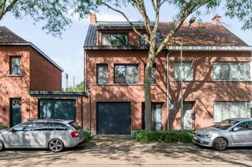 Gerenoveerde woning met 4 slpk, ruime tuin in rustige buurt beschikbaar voor biedingen