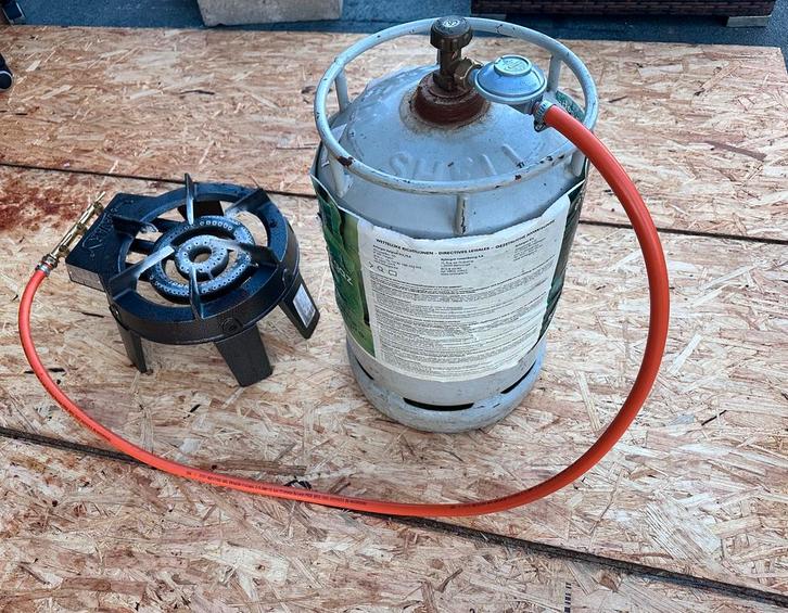 Krachtige en stabiele gasbrander met Slang en drukregelaar, Tuin en Terras, Gasbarbecues, Zo goed als nieuw, Ophalen