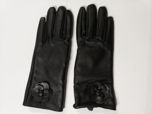 Vintage Gants pour femmes aspect cuir avec une belle fleur, Vêtements | Femmes, Bonnets, Écharpes & Gants, Comme neuf, Gants, Enlèvement ou Envoi