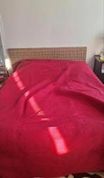 Bedsprei 260x280 +  2x 65 cm, Huis en Inrichting, Slaapkamer | Bedden, Ophalen, Zo goed als nieuw, Rood