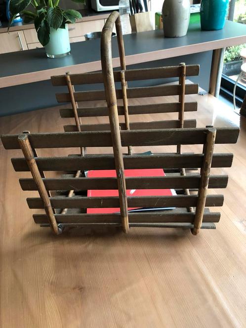 Mand, Huis en Inrichting, Woonaccessoires | Krantenbakken en Lectuurbakken, Gebruikt, Ophalen