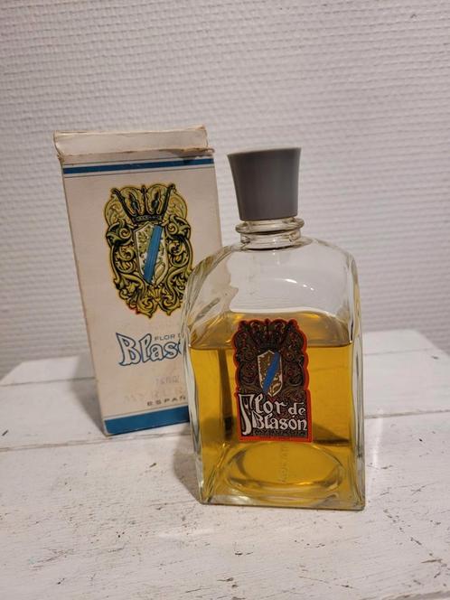 Flor de Blason aqua de Colonia vintage 230ml Myrurgia, Verzamelen, Parfumverzamelingen, Zo goed als nieuw, Parfumfles, Gevuld