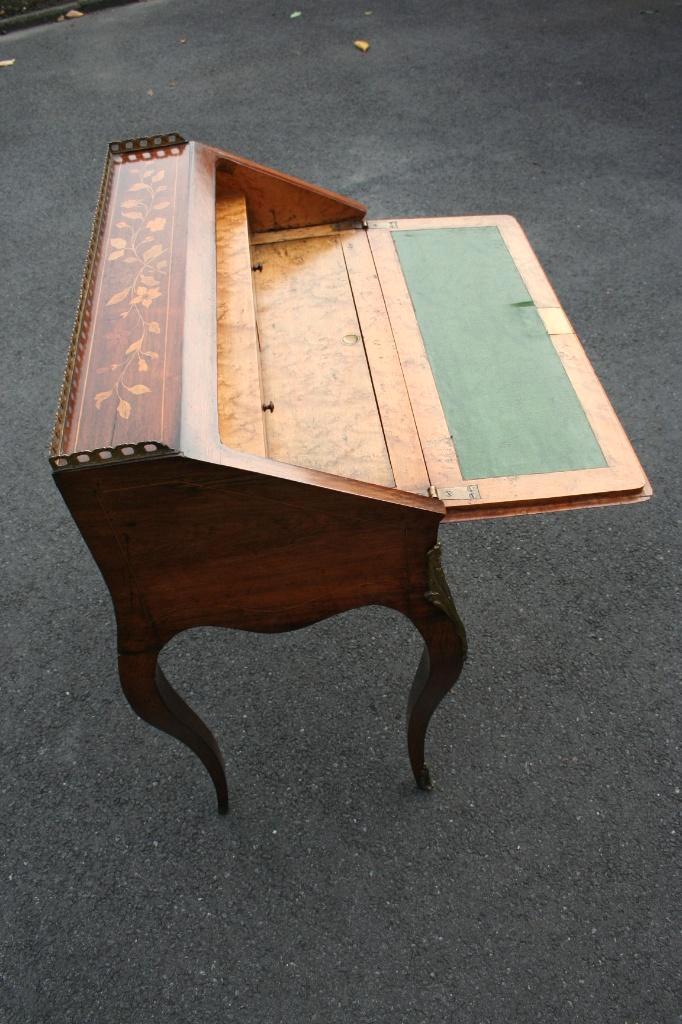 Antieke damessecretaire in notenlaar, Antiek en Kunst, Antiek | Meubels | Kasten, Ophalen