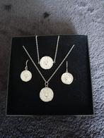 Nieuwe halsketting met bijpassende oorbellen en armband, Handtassen en Accessoires, Kettingen, Ophalen of Verzenden, Nieuw, Zilver