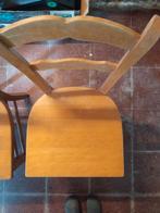 deux chaises anciennes en pin teinté, Enlèvement, Utilisé, Deux