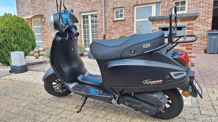 GTS TOSCANA DYNAMIC 2022 A-KLASSE, Fietsen en Brommers, Scooters | Overige merken, Gebruikt, Klasse A (25 km/u), Benzine, Ophalen