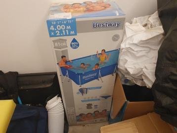 Bestway zwembad 4m op 2.11m met filtersysteem beschikbaar voor biedingen