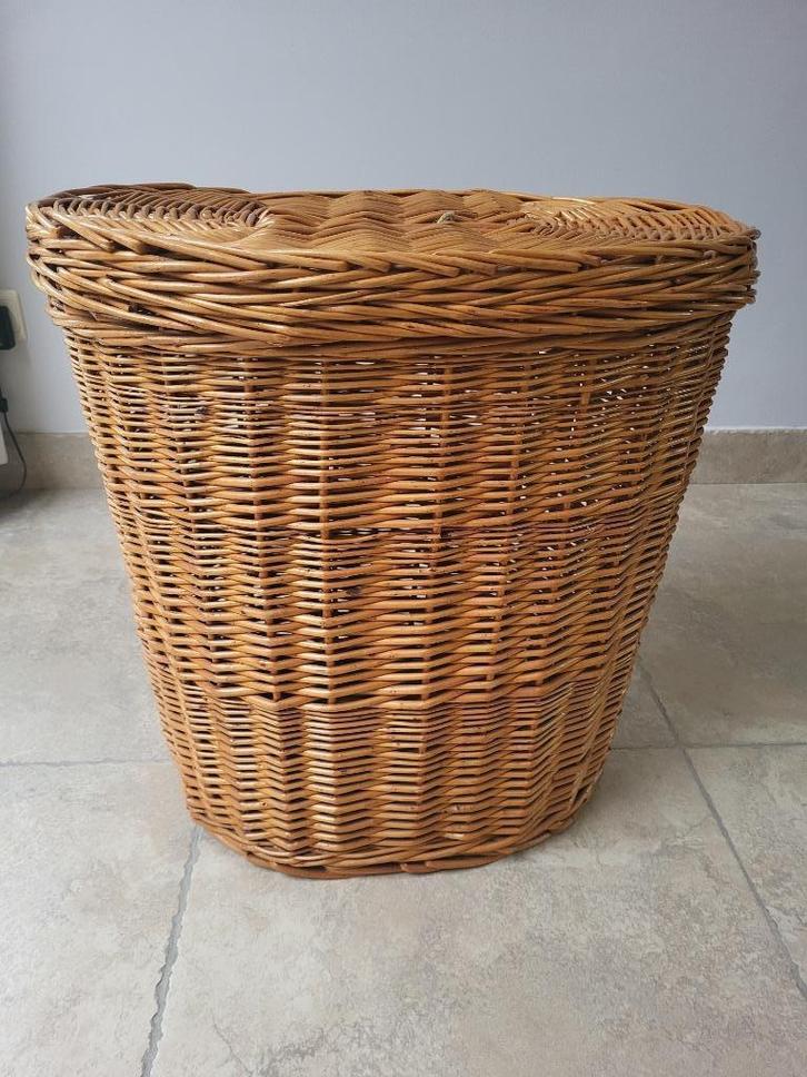 Stijl Flamant: Grote rieten mand (zie foto's), Huis en Inrichting, Woonaccessoires | Schalen en Manden, Zo goed als nieuw, Mand