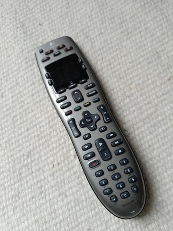 Télécommande universelle Logitech Harmony 650 disponible aux enchères