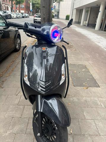 Scooter A klasse beschikbaar voor biedingen