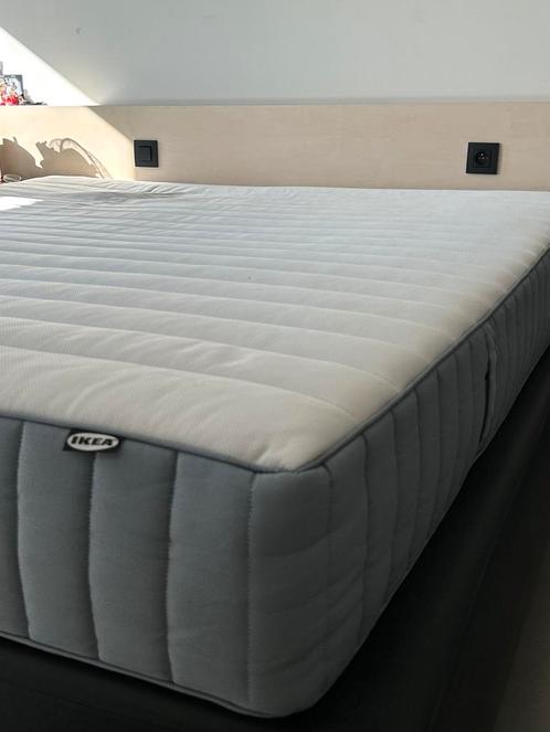 Matelas IKEA (modèle Valevåg) 180x200cm, Huis en Inrichting, Slaapkamer | Matrassen en Bedbodems, Zo goed als nieuw, Matras, 180 cm