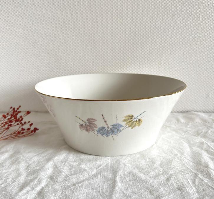 Saladier Boch au décor de feuilles pastel, Antiquités & Art, Antiquités | Services (vaisselle) pièces, Enlèvement ou Envoi