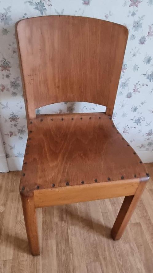 Antieke stoel van de NMBS — Authentiek en karaktervol, Antiek en Kunst, Antiek | Meubels | Stoelen en Sofa's, Ophalen