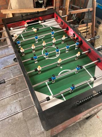 voetbaltafel beschikbaar voor biedingen