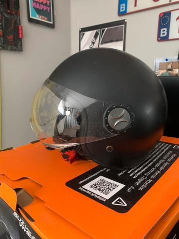 Scooter helm maat xl beschikbaar voor biedingen
