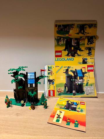 Lego vintage legoland forrestman’s hideout (6054). beschikbaar voor biedingen