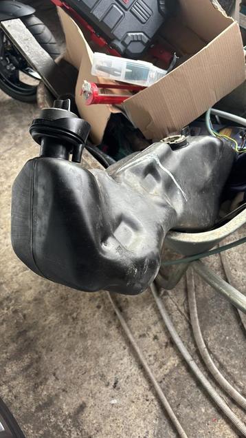 Benzinetank Gilera Runner beschikbaar voor biedingen