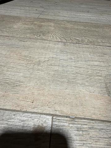 Ceramic tegels beschikbaar voor biedingen