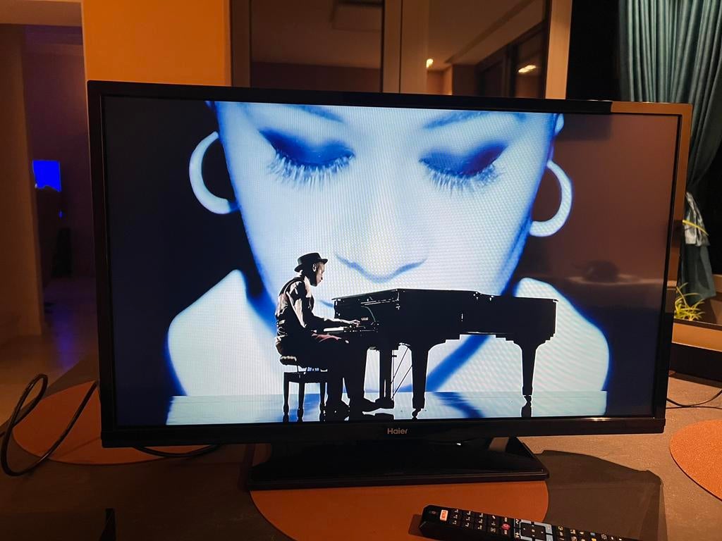 Haier 32” (81cm)Led Tv, Audio, Tv en Foto, Televisies, Zo goed als nieuw, LED, Ophalen