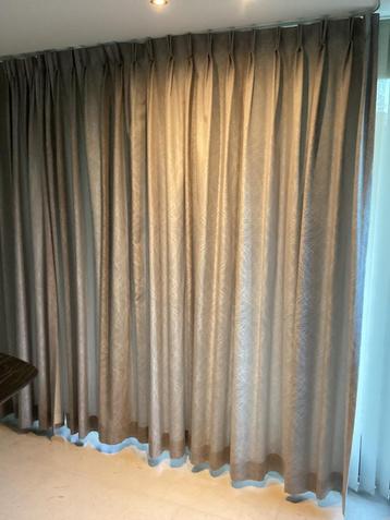 Gordijnen beschikbaar voor biedingen