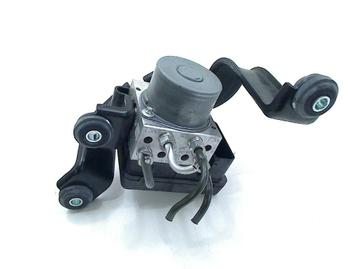 ABS POMP Suzuki GSR 750 2011-2016 (GSR 750) (55600-08j01) beschikbaar voor biedingen