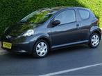 Toyota Aygo, 4 zetels, 50 kW, Zwart, Bedrijf