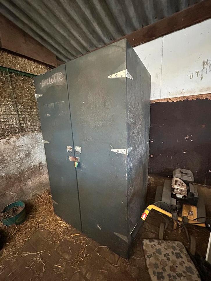 Paardenkast groot, Dieren en Toebehoren, Paarden