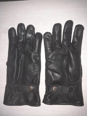 Motorhandschoenen beschikbaar voor biedingen