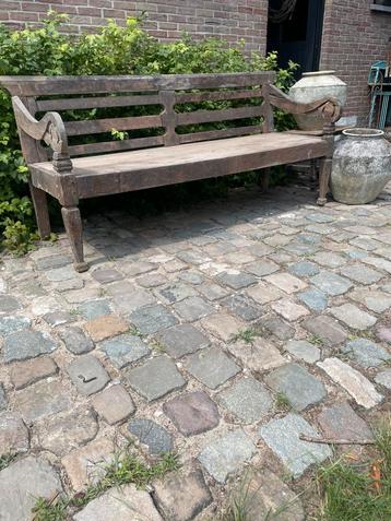 Tuinbank/ zitbank beschikbaar voor biedingen