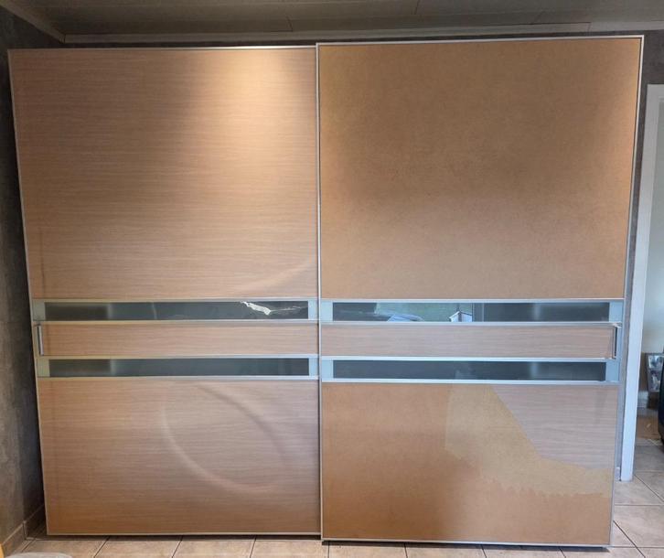 GRATIS kleerkast met schuifdeuren, Huis en Inrichting, Kasten | Kleerkasten, Gebruikt, 200 cm of meer, 200 cm of meer, 50 tot 75 cm