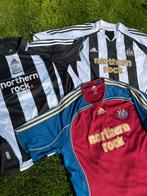 Verschillende voetbalshirts van Newcastle united, Enlèvement ou Envoi
