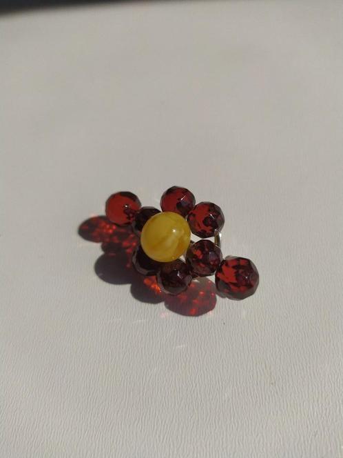 Broche rood amber, Handtassen en Accessoires, Broches, Nieuw, Zilver, Rood, 4 tot 7 cm, Met edelsteen, Ophalen of Verzenden