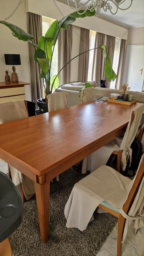 Massief houten eettafel met 6 stoelen, buffet en vitrinekast, Huis en Inrichting, Complete eetkamers, Zo goed als nieuw, 6 tot 8 stoelen