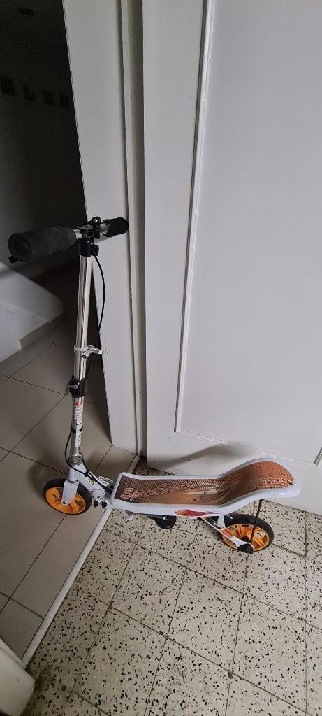 Space Scooter x580 wit/oranje, Fietsen en Brommers, Steps, Zo goed als nieuw, Overige typen, Ophalen