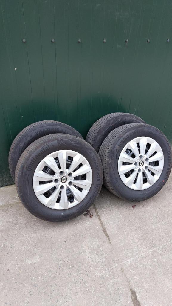 Bandenset Renault/Nissan/Mercedes (5x114.3) 205/60 R16, Auto-onderdelen, Banden en Velgen, Banden en Velgen, Zomerbanden, 16 inch