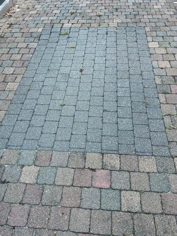 30 m2 of 1200 klinkers 15 x 15 x 6 cm + vloer spots beschikbaar voor biedingen