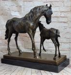 Grote Bronzen Beeld vann een Paar en Veulen GRATIS LEVERING, Antiek en Kunst, Verzenden, Brons