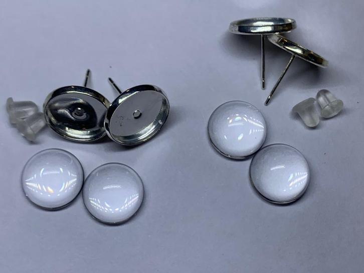 2 sets cabochon oorstekers met glaasje, Hobby en Vrije tijd, Kralen en Sieraden maken, Nieuw, Overige typen, Ophalen of Verzenden