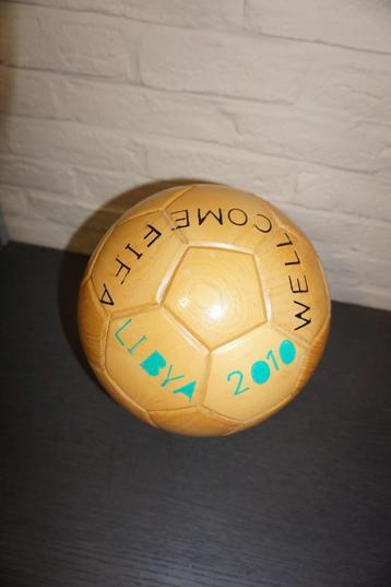 UNIEK FIFA voetbal trofee van libya 2010 van moamar khadaffi